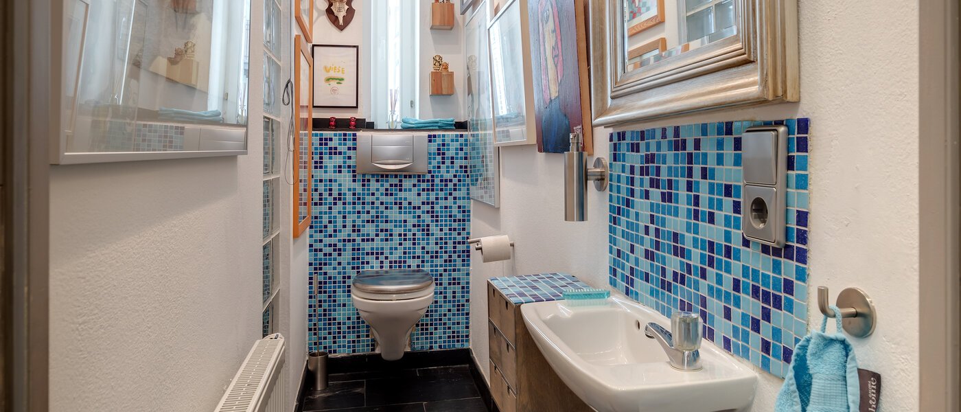 двухэтажная квартира München Isarvorstadt 01 гостевой туалет 10712