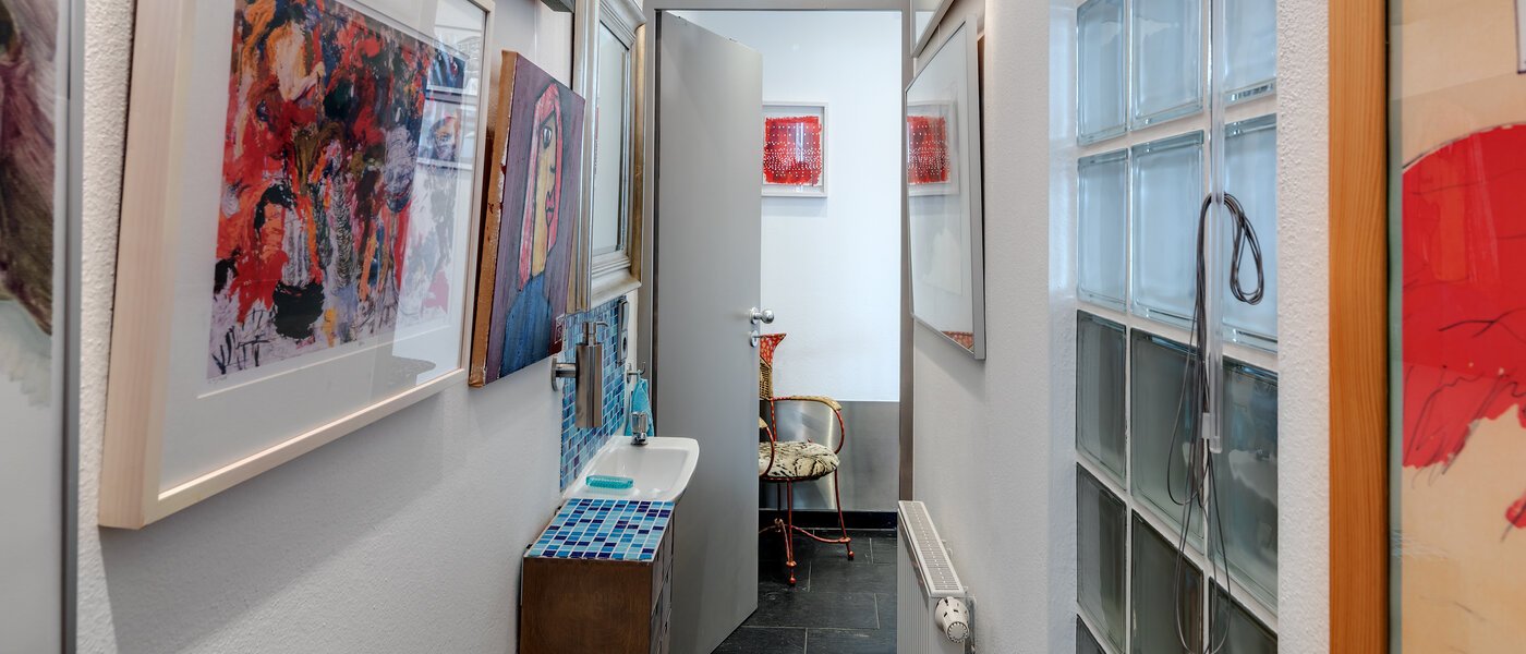 двухэтажная квартира München Isarvorstadt 02 гостевой туалет 10712