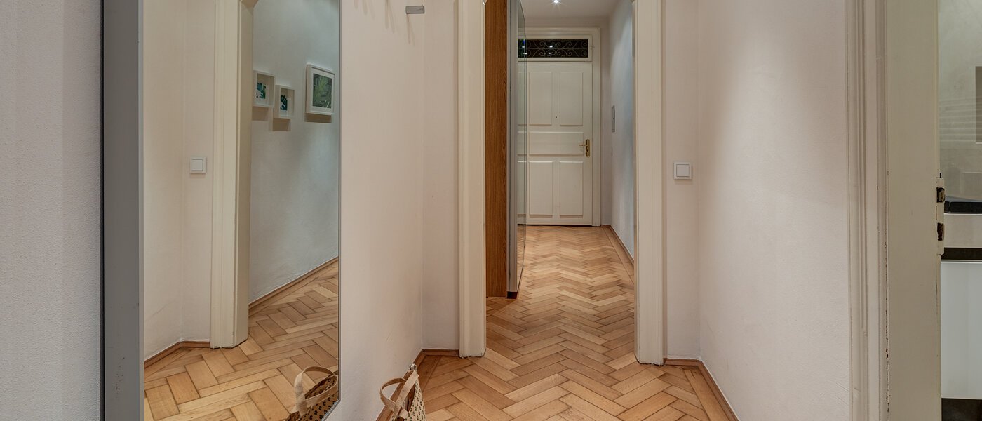 квартира München Lehel 01 коридор 10748