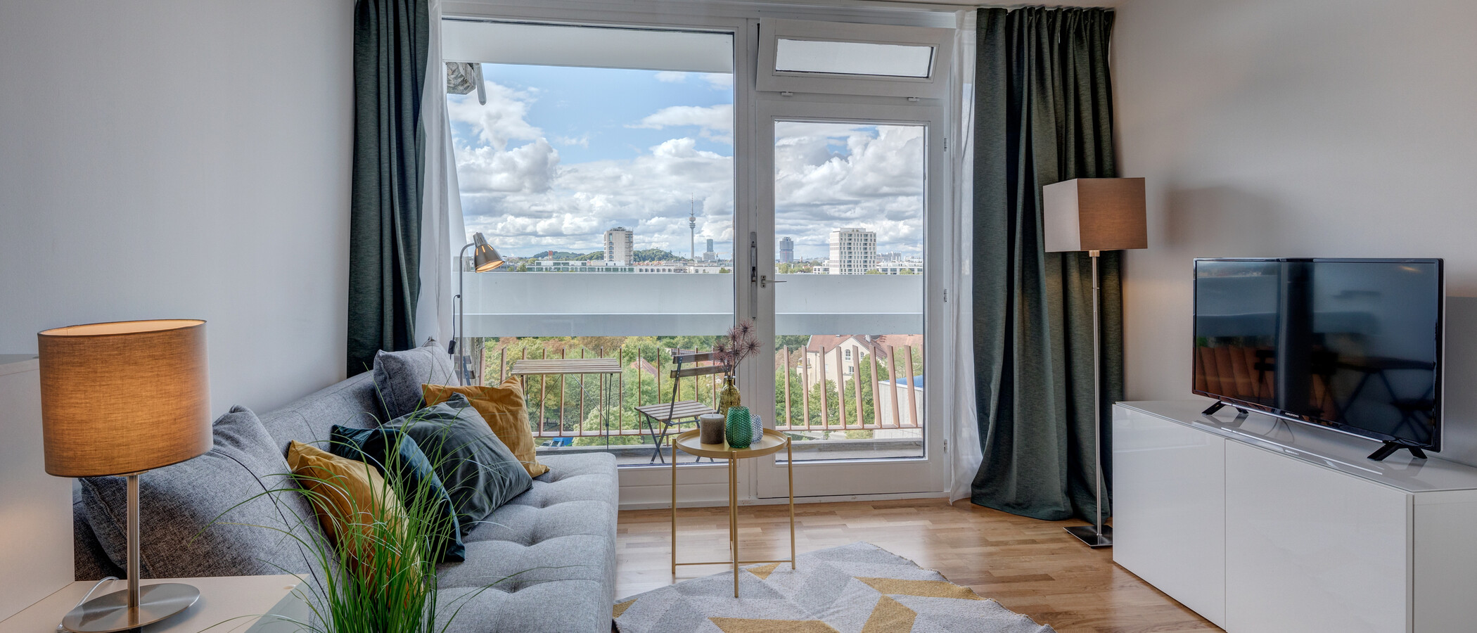 квартира München Schwabing-Nord (zw. Leopoldstraße & Englischen Garten) 01 гостиная 10753