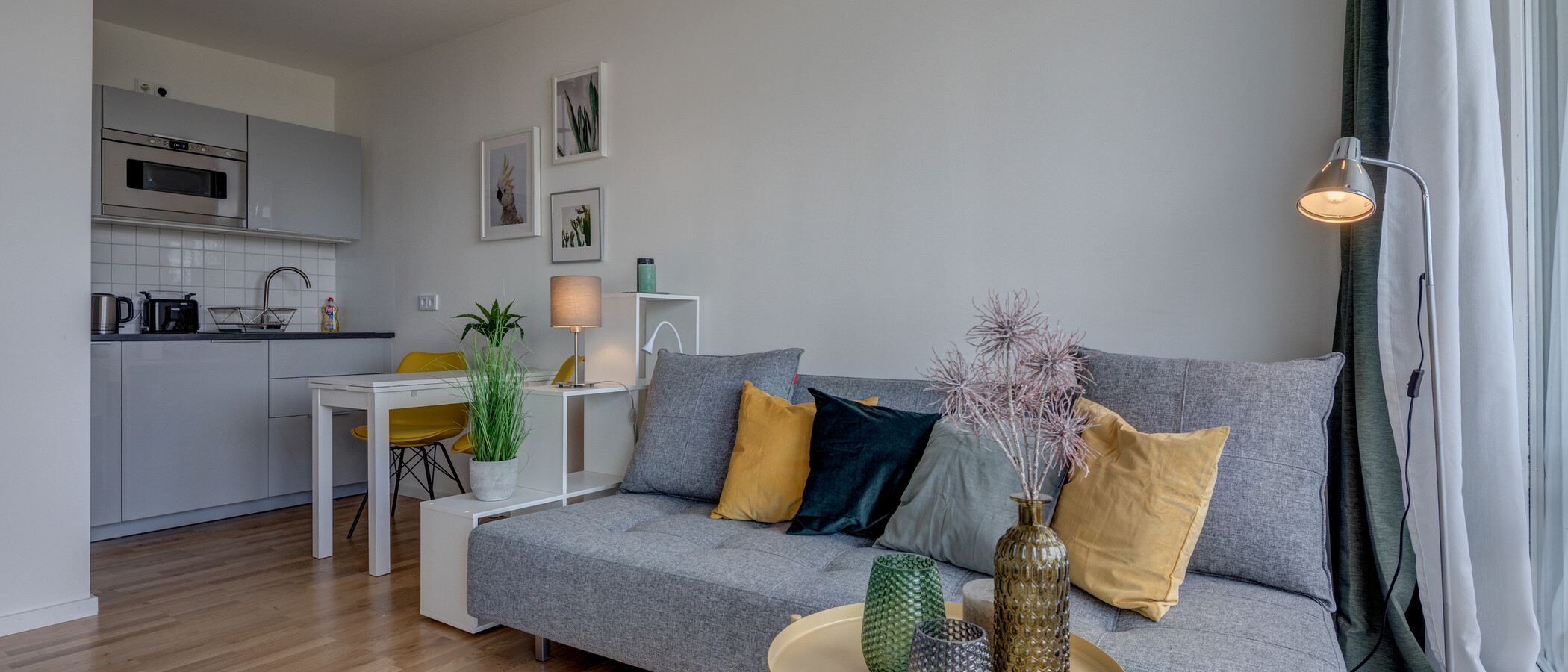 квартира München Schwabing-Nord (zw. Leopoldstraße & Englischen Garten) 03 гостиная 10753