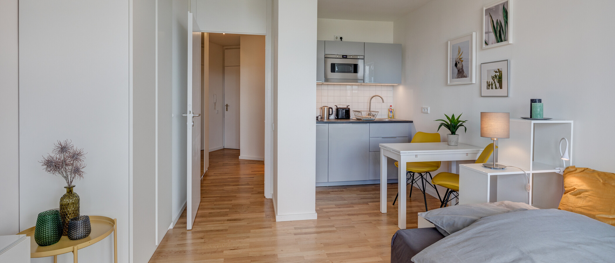 квартира München Schwabing-Nord (zw. Leopoldstraße & Englischen Garten) 04 гостиная 10753