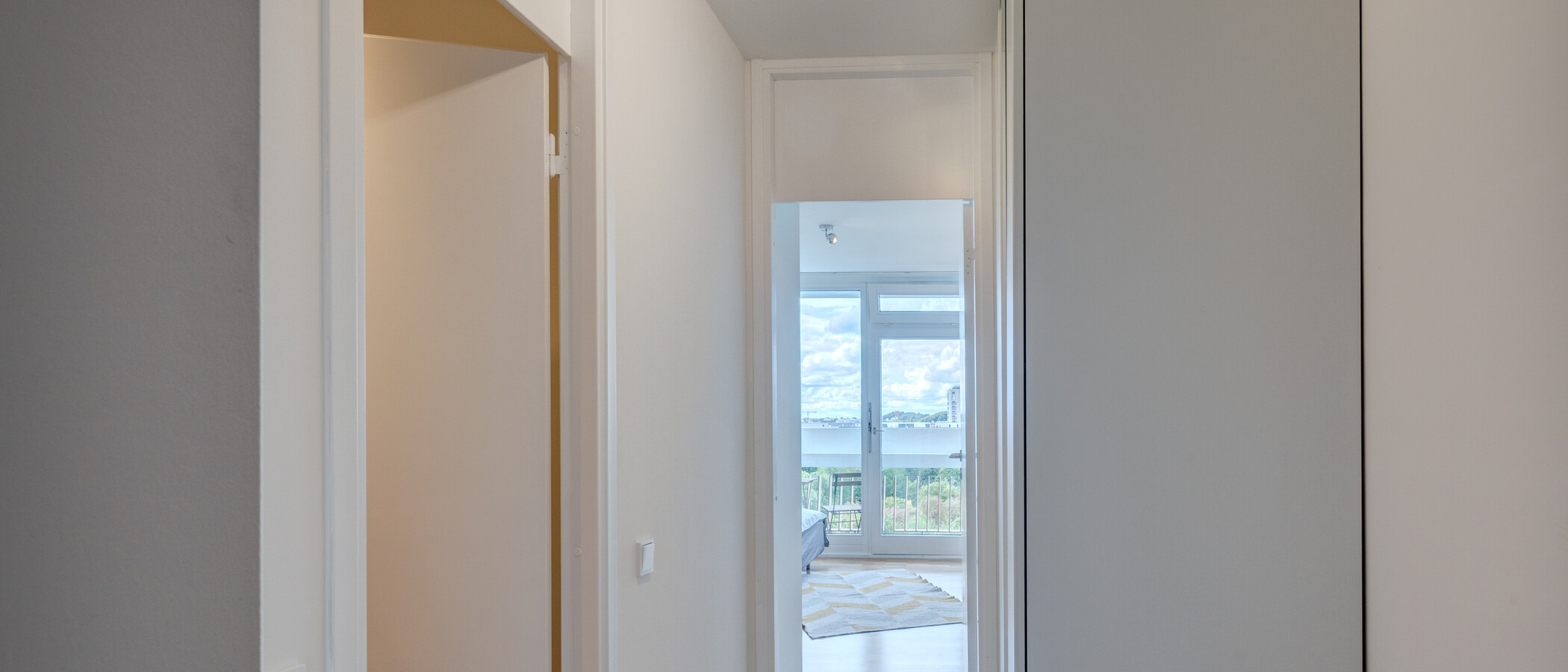 квартира München Schwabing-Nord (zw. Leopoldstraße & Englischen Garten) 01 коридор 10753