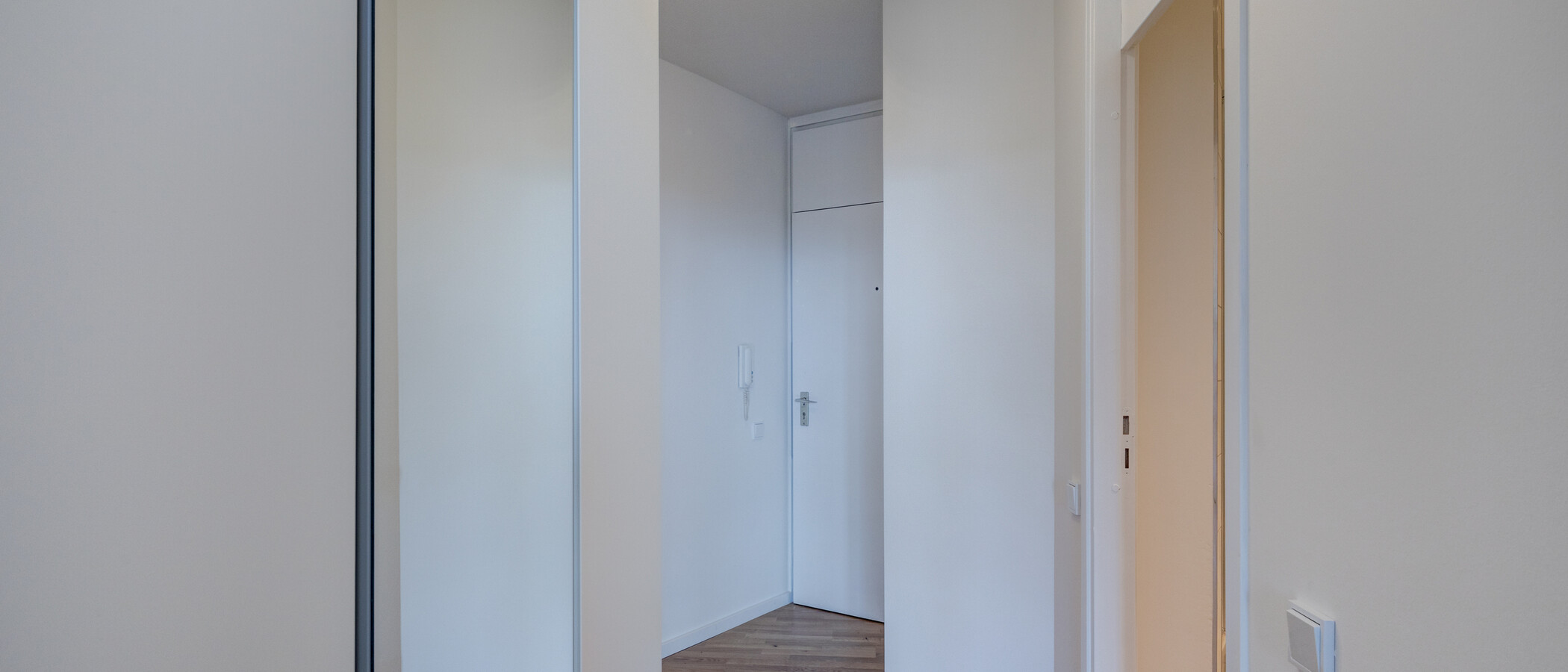 квартира München Schwabing-Nord (zw. Leopoldstraße & Englischen Garten) 03 коридор 10753