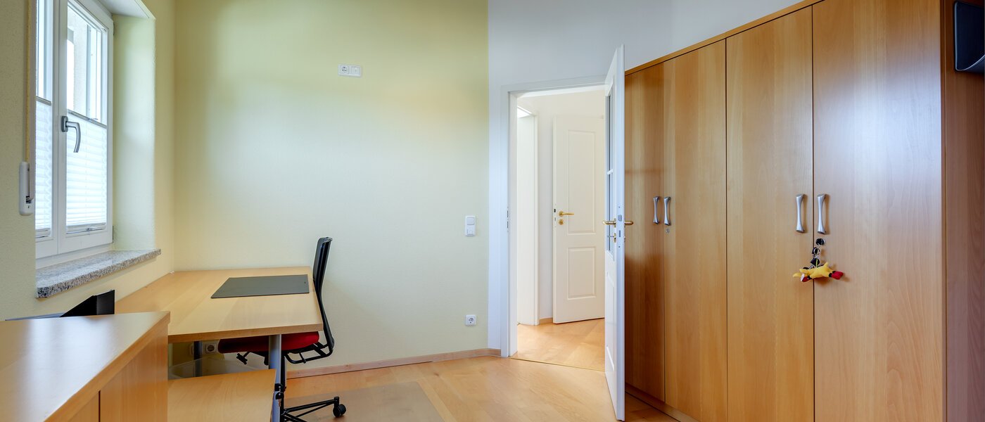 мансардная квартира Neubiberg 03 2-я спальная комната 10767