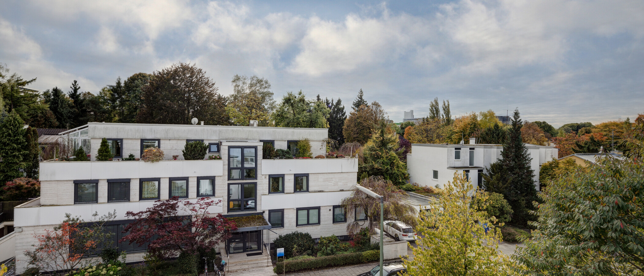 мансардная квартира München Bogenhausen 03 вид из окна 10781