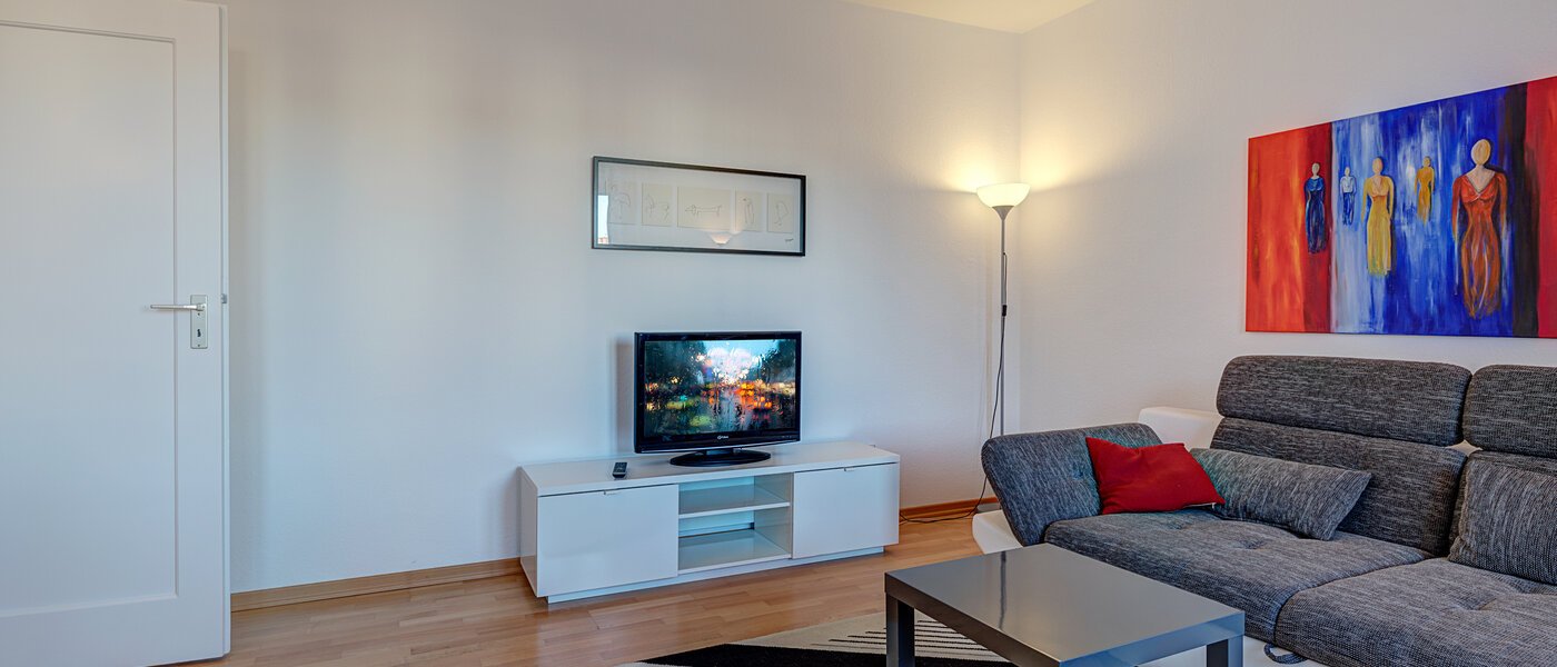 квартира München Schwabing (links der Leopoldstraße) 04 гостиная 10852