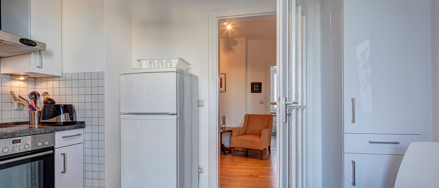 квартира München Schwabing (links der Leopoldstraße) 05 кухня 10852