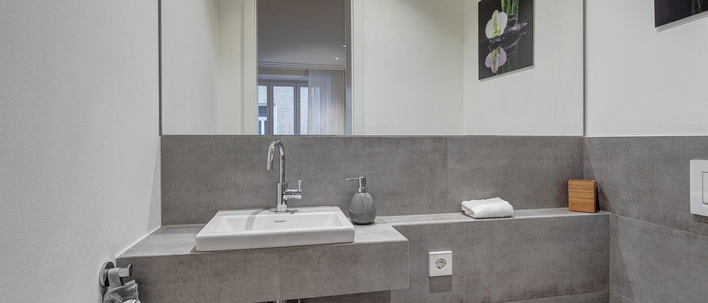 квартира München Maxvorstadt - Rund um den Josephplatz 01 гостевой туалет 10866