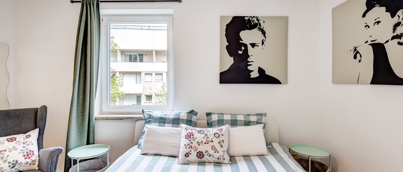 квартира München Schwabing-West (rund um den Hohenzollernplatz) 02 спальная комната 10889