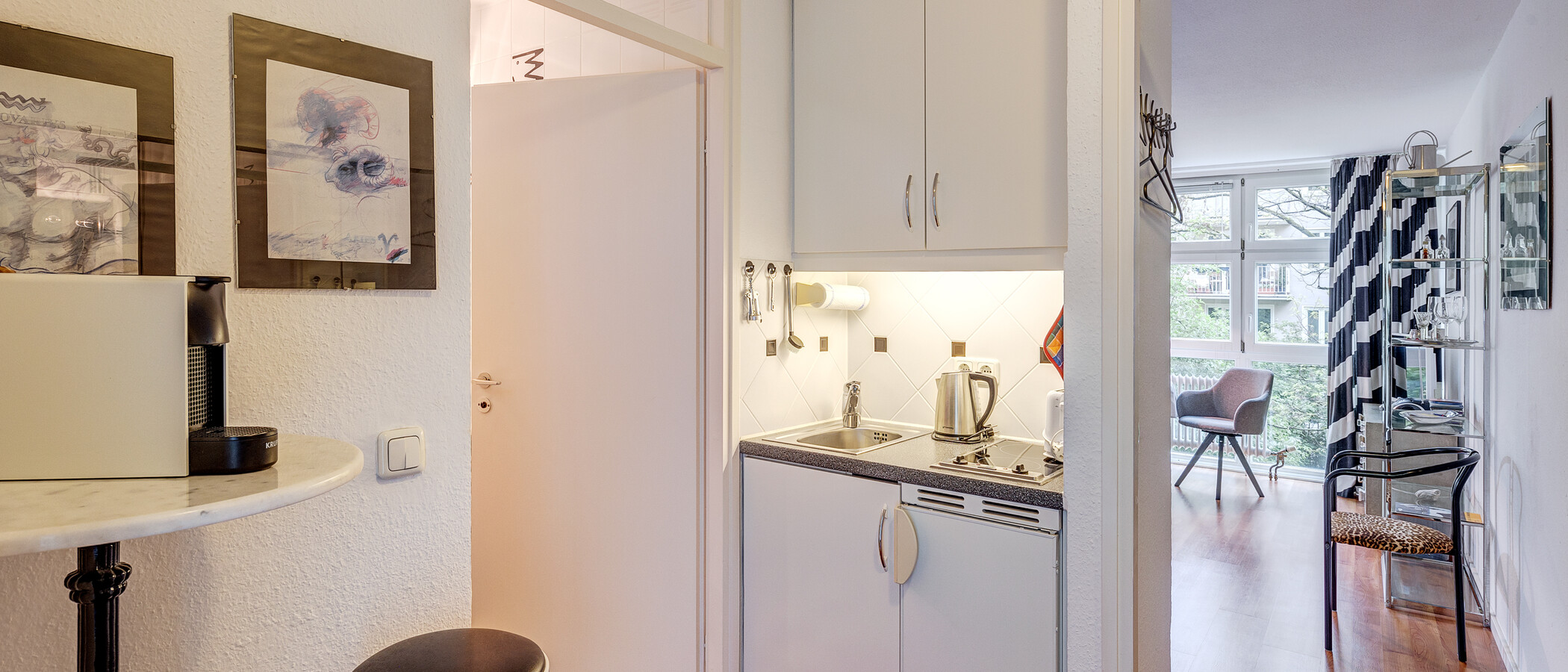 квартира München Schwabing (links der Leopoldstraße) 02 кухня 1095