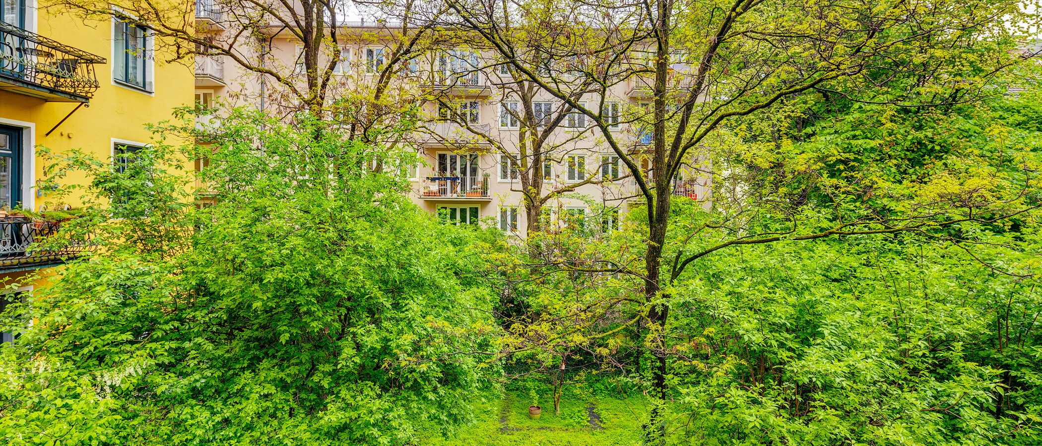 квартира München Schwabing (links der Leopoldstraße) 02 вид из окна 1095