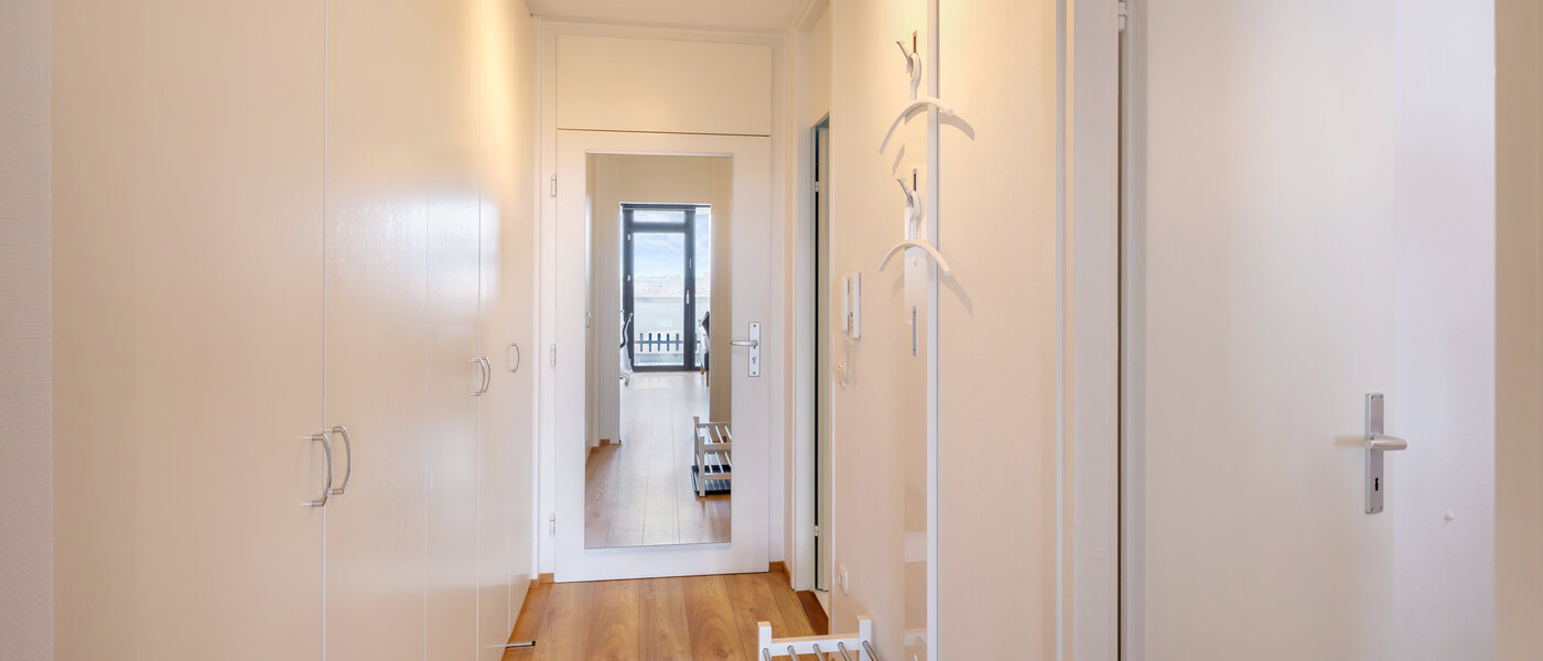 квартира München Schwabing-West 01 коридор 10978