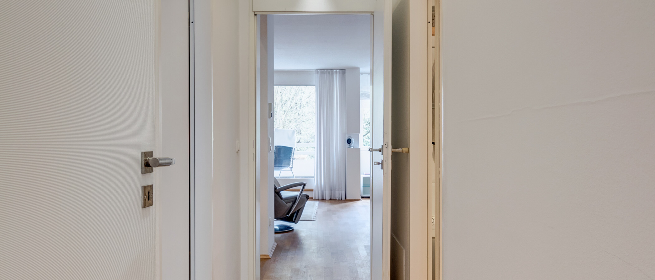 двухэтажная квартира München Schwabing-West (rund um den Hohenzollernplatz) 01 коридор 11000