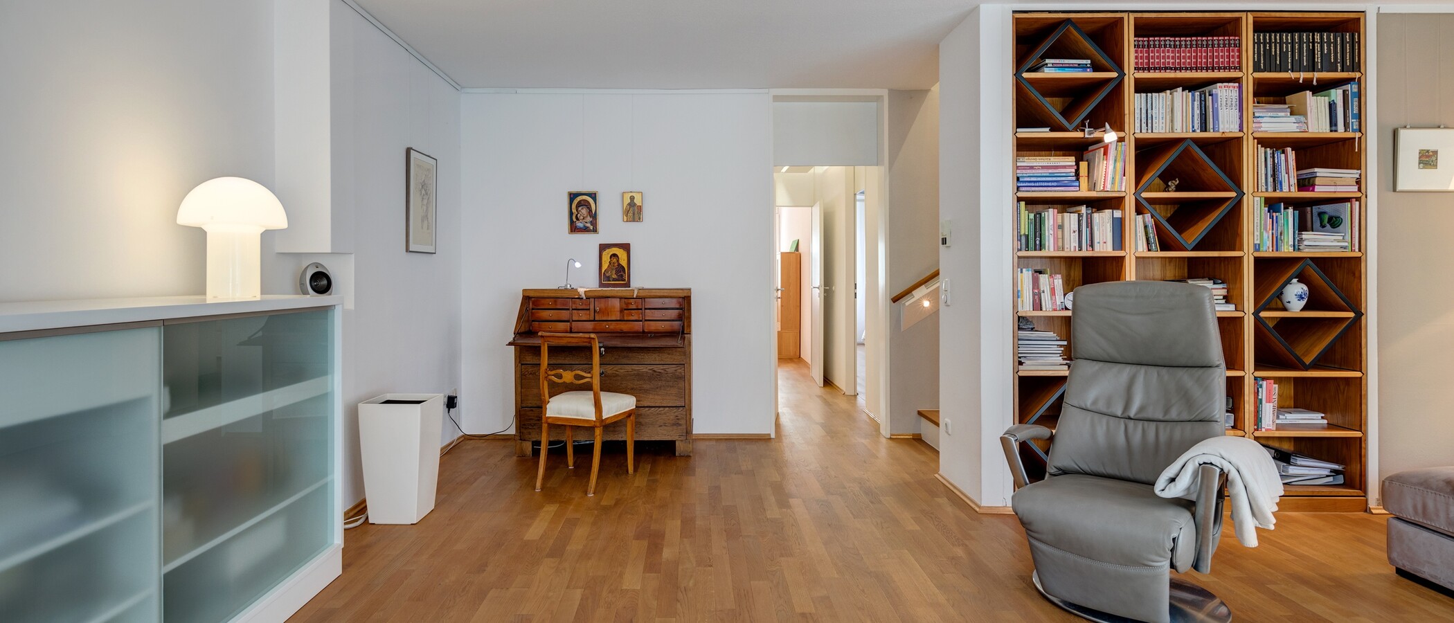 двухэтажная квартира München Schwabing-West (rund um den Hohenzollernplatz) 03 гостиная 11000