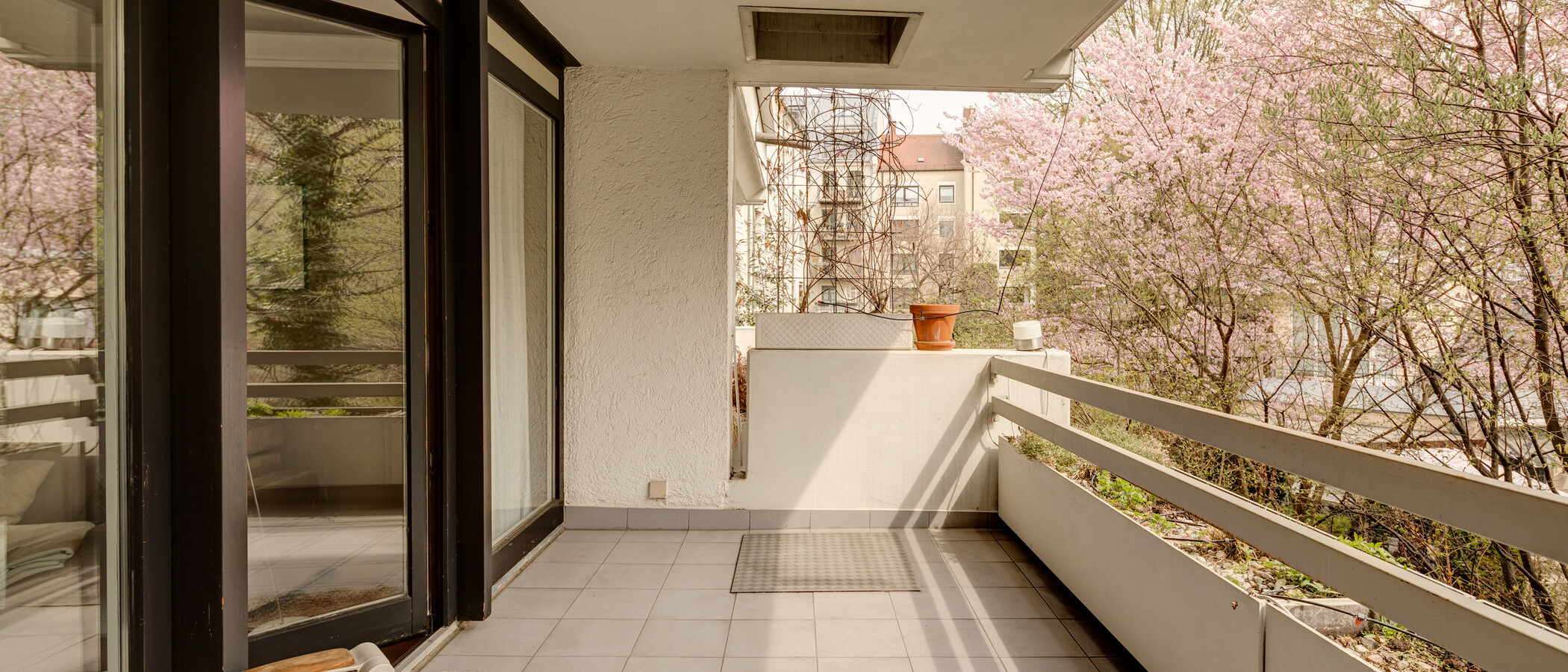 двухэтажная квартира München Schwabing-West (rund um den Hohenzollernplatz) 02 2-ой балкон 11000