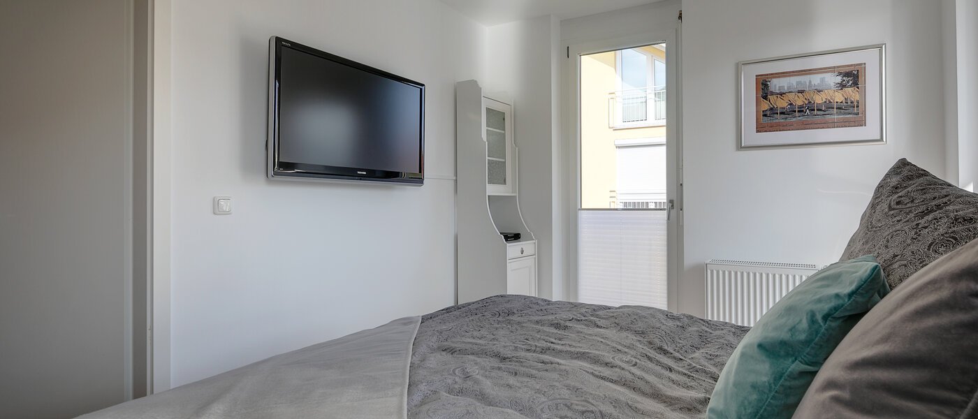 Половина двухквартирного жилого дома Gröbenzell 03 спальная комната 11015