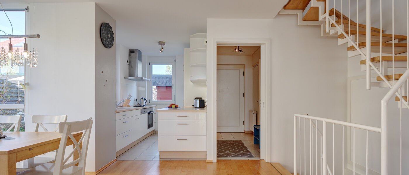 Половина двухквартирного жилого дома Gröbenzell 04 гостиная 11015