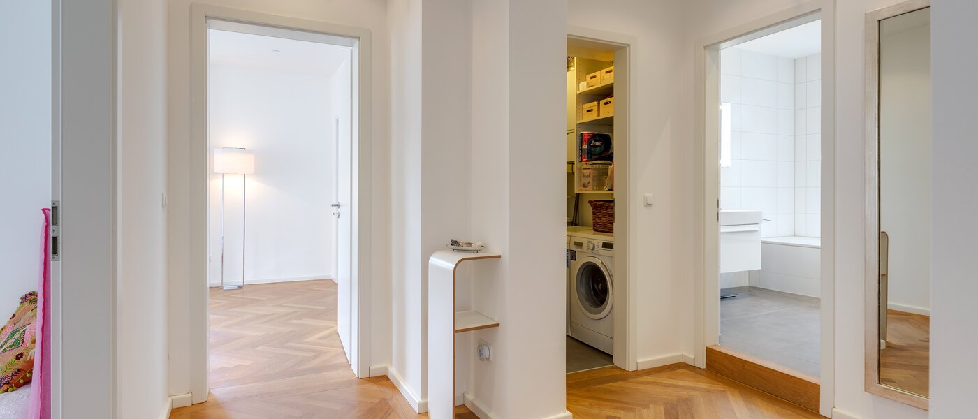 квартира München Neuhausen 01 коридор 11045