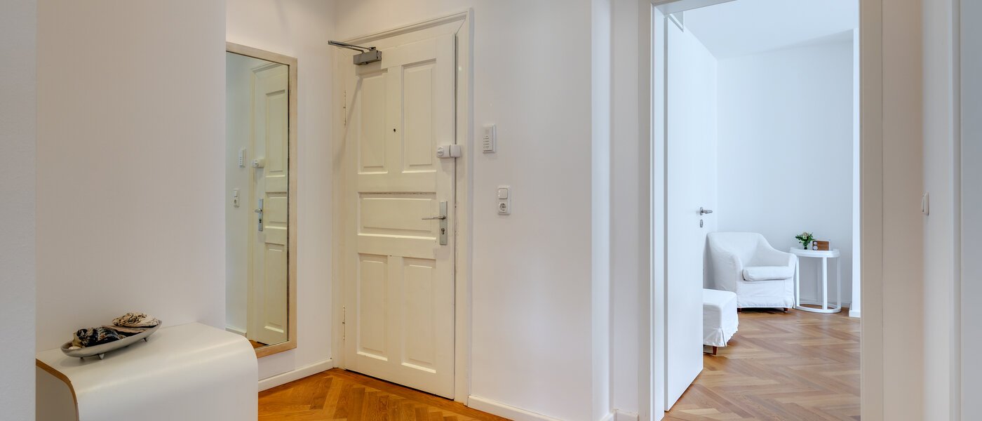 квартира München Neuhausen 02 коридор 11045