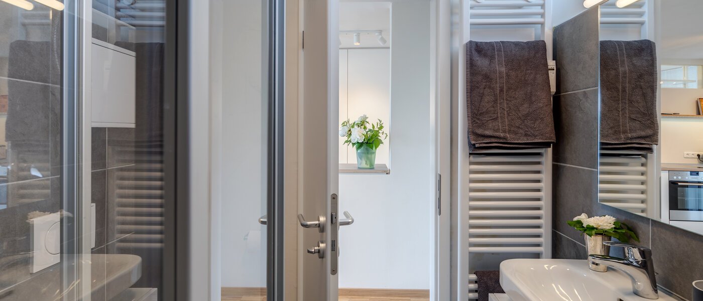 мансардная квартира München Bogenhausen 03 ванная комната 11076