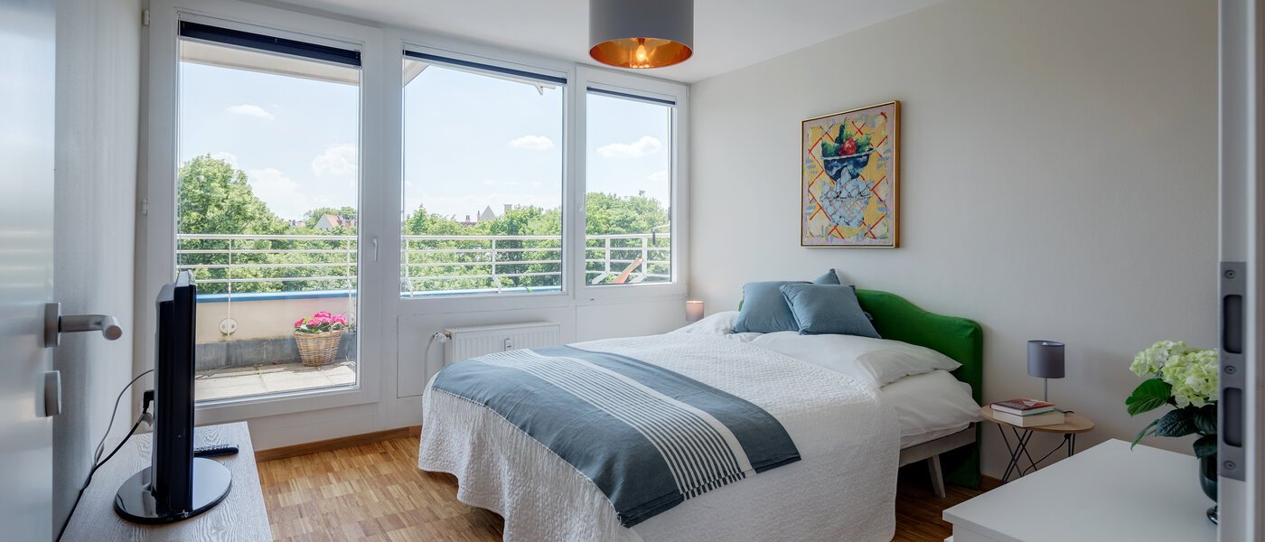 мансардная квартира München Bogenhausen 01 спальная комната 11076