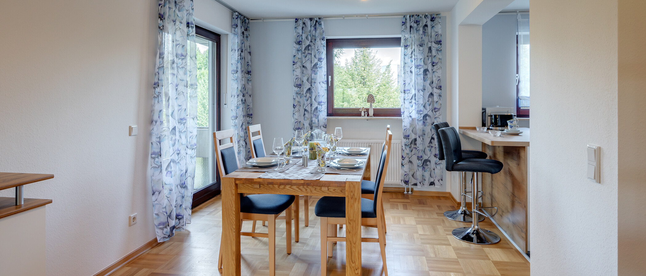 квартира München Schwabing-West 01 обеденная зона 11193