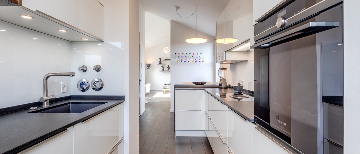 мансардная квартира München Arabellapark 01 кухня 11226