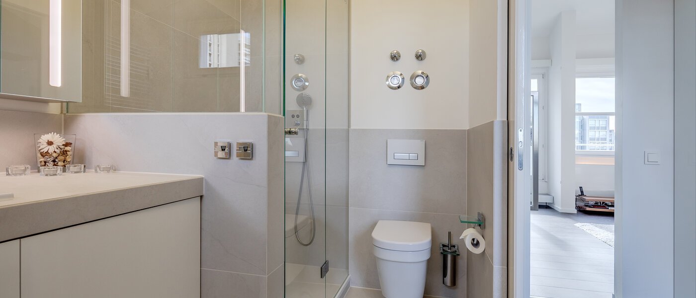 мансардная квартира München Arabellapark 04 ванная комната 11226