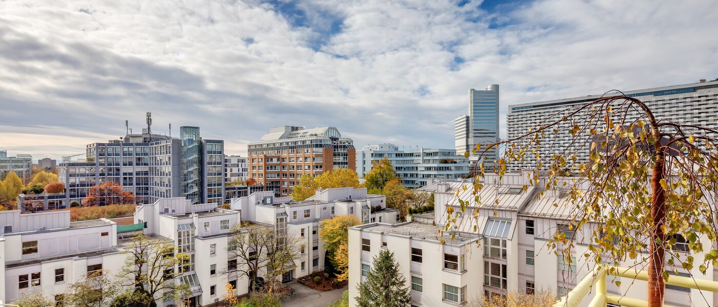 мансардная квартира München Arabellapark 02 вид из окна 11226