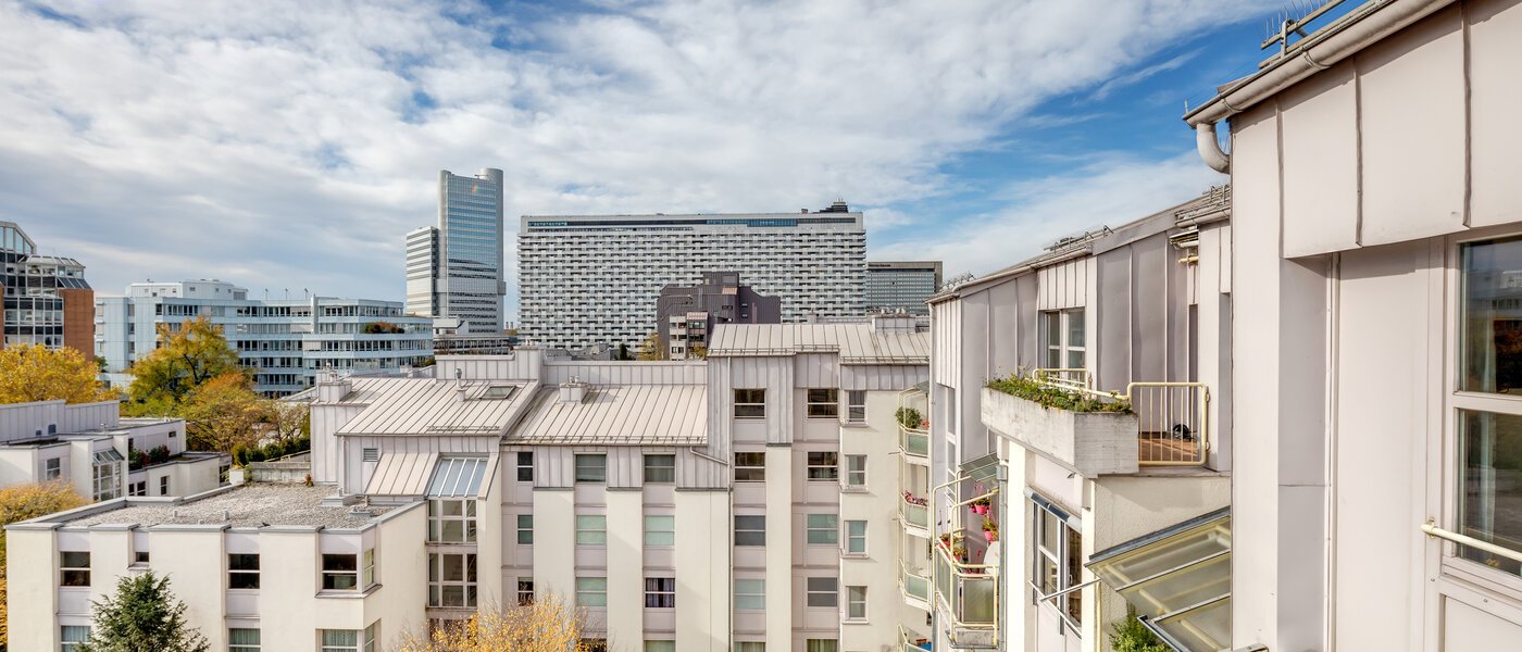 мансардная квартира München Arabellapark 03 вид из окна 11226