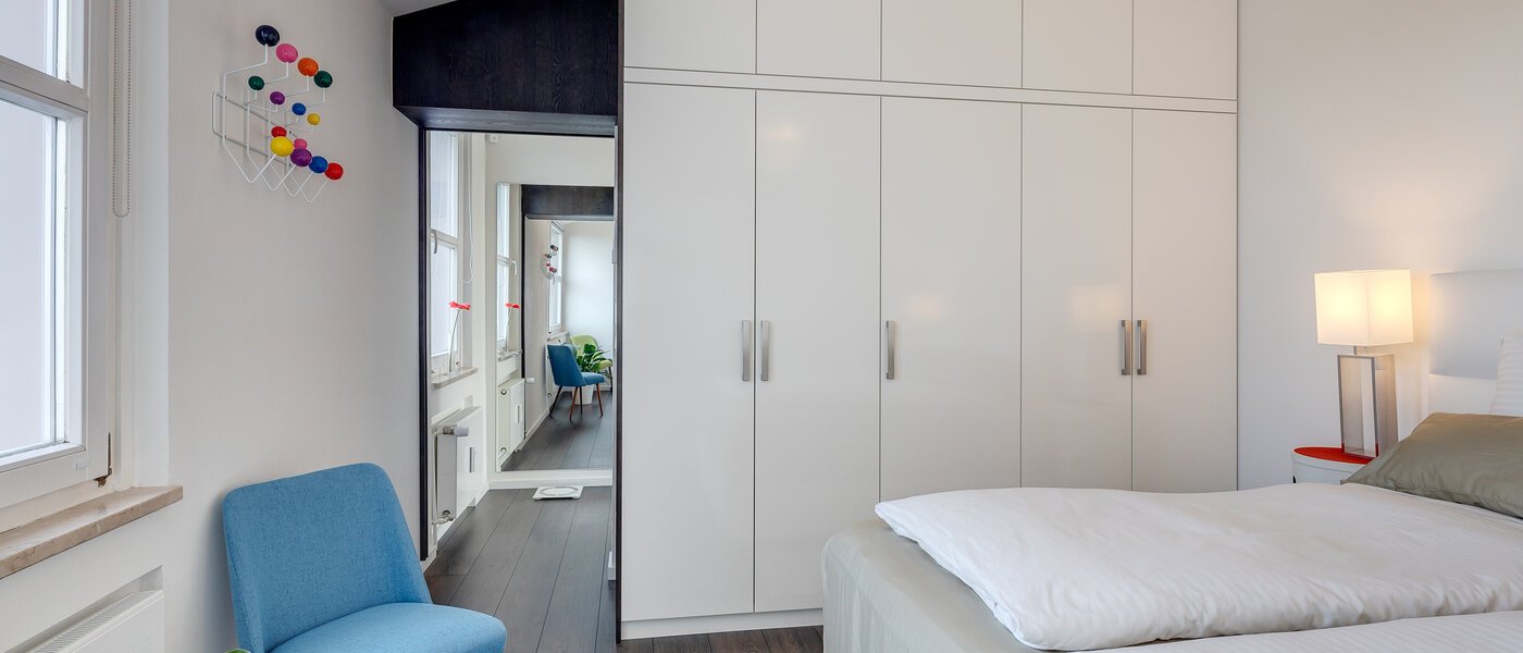 мансардная квартира München Arabellapark 04 спальная комната 11226