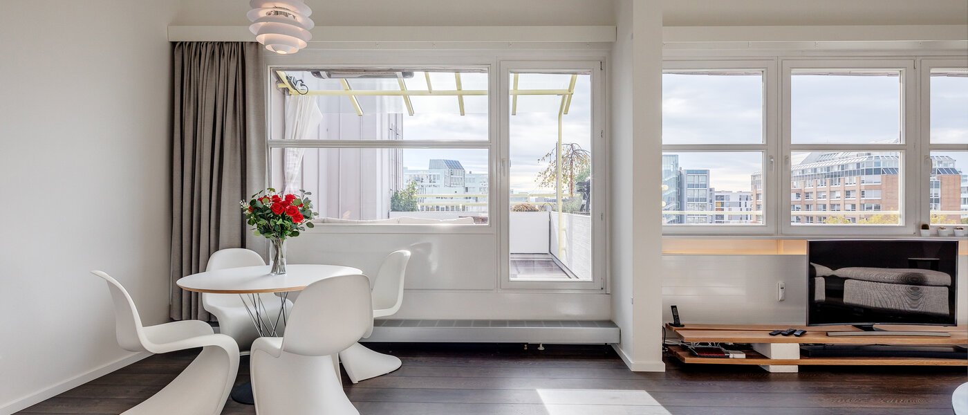 мансардная квартира München Arabellapark 02 жилое пространство 11226