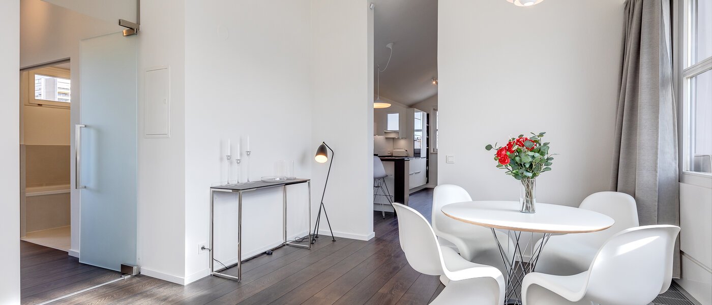 мансардная квартира München Arabellapark 04 жилое пространство 11226