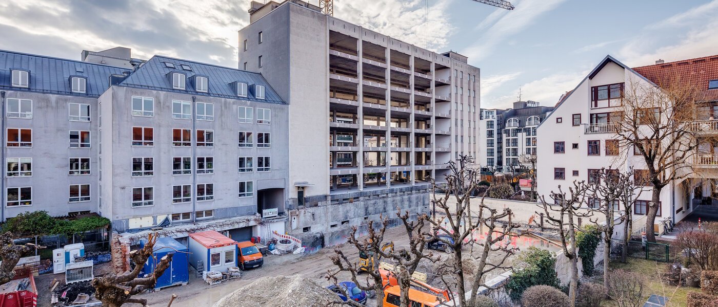 двухэтажная квартира-галерея München Maxvorstadt 04 вид из окна 11294