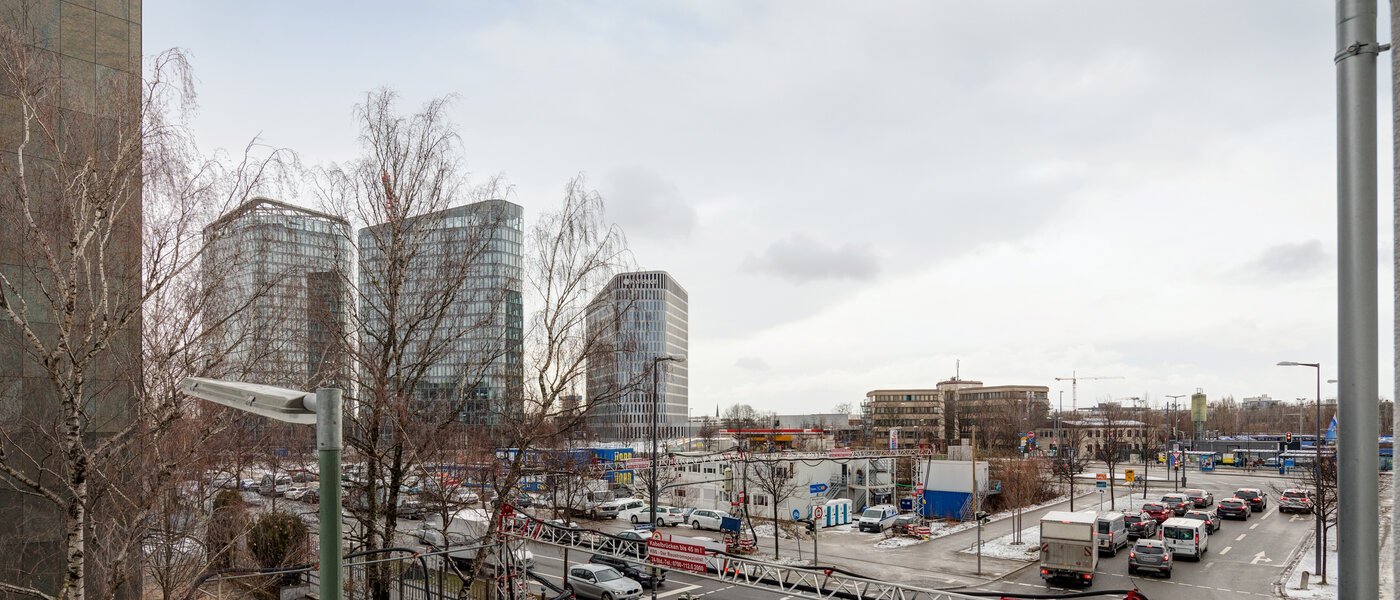 квартира München Bogenhausen 03 вид из окна 11300
