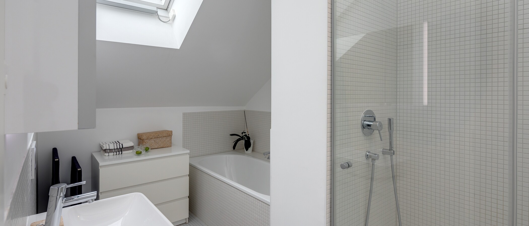 мансардная квартира München Schwabing-West (rund um den Bonner Platz) 01 ванная комната 11304