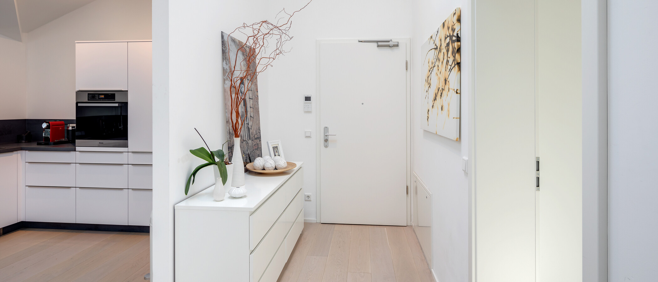 мансардная квартира München Schwabing-West (rund um den Bonner Platz) 01 коридор 11304