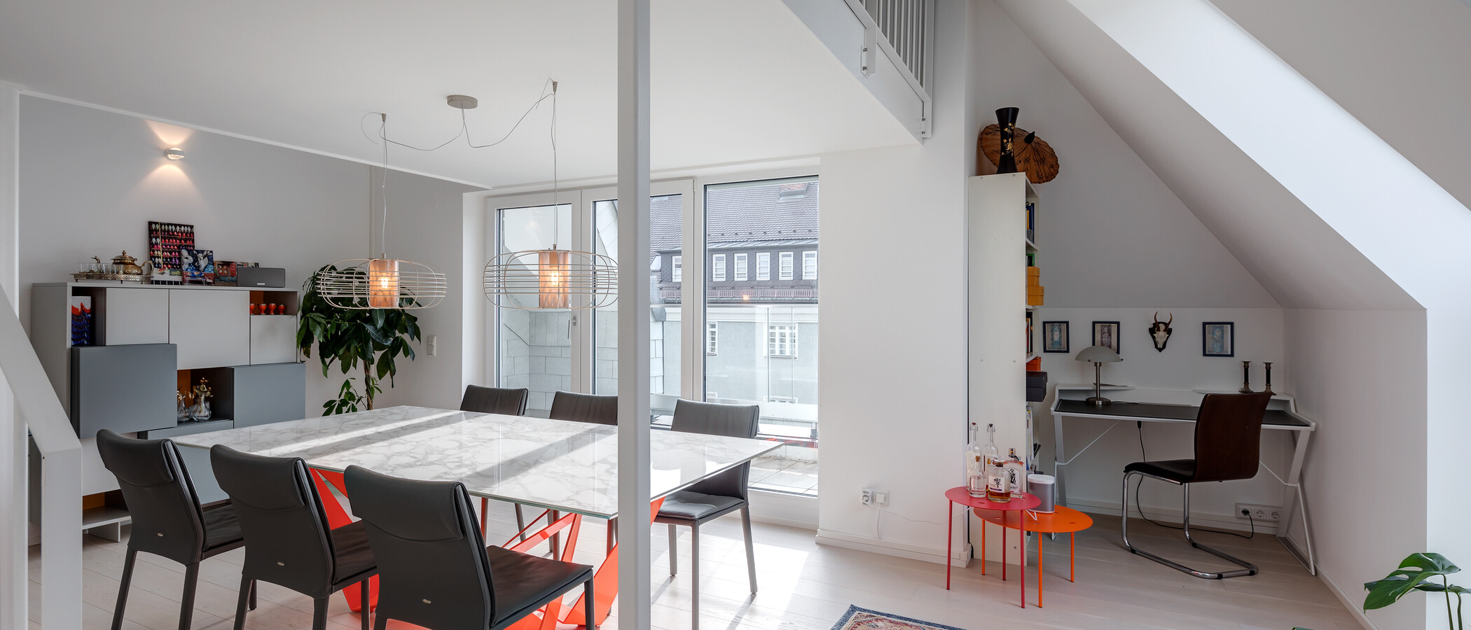 мансардная квартира München Schwabing-West (rund um den Bonner Platz) 02 обеденная зона 11304