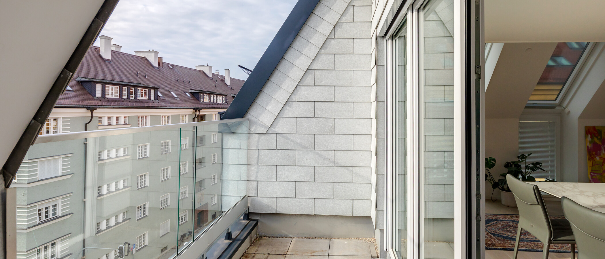 мансардная квартира München Schwabing-West (rund um den Bonner Platz) 01 2-я терраса с крышей 11304