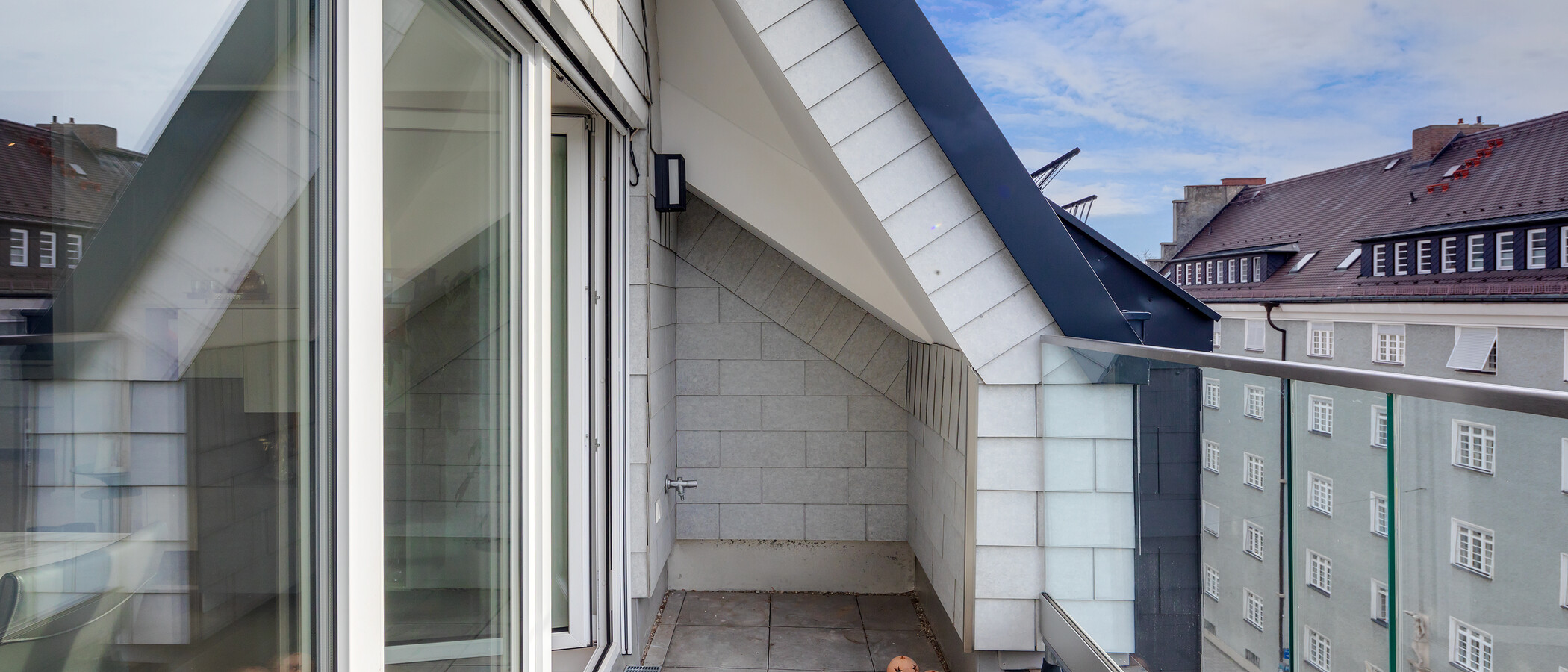 мансардная квартира München Schwabing-West (rund um den Bonner Platz) 02 2-я терраса с крышей 11304