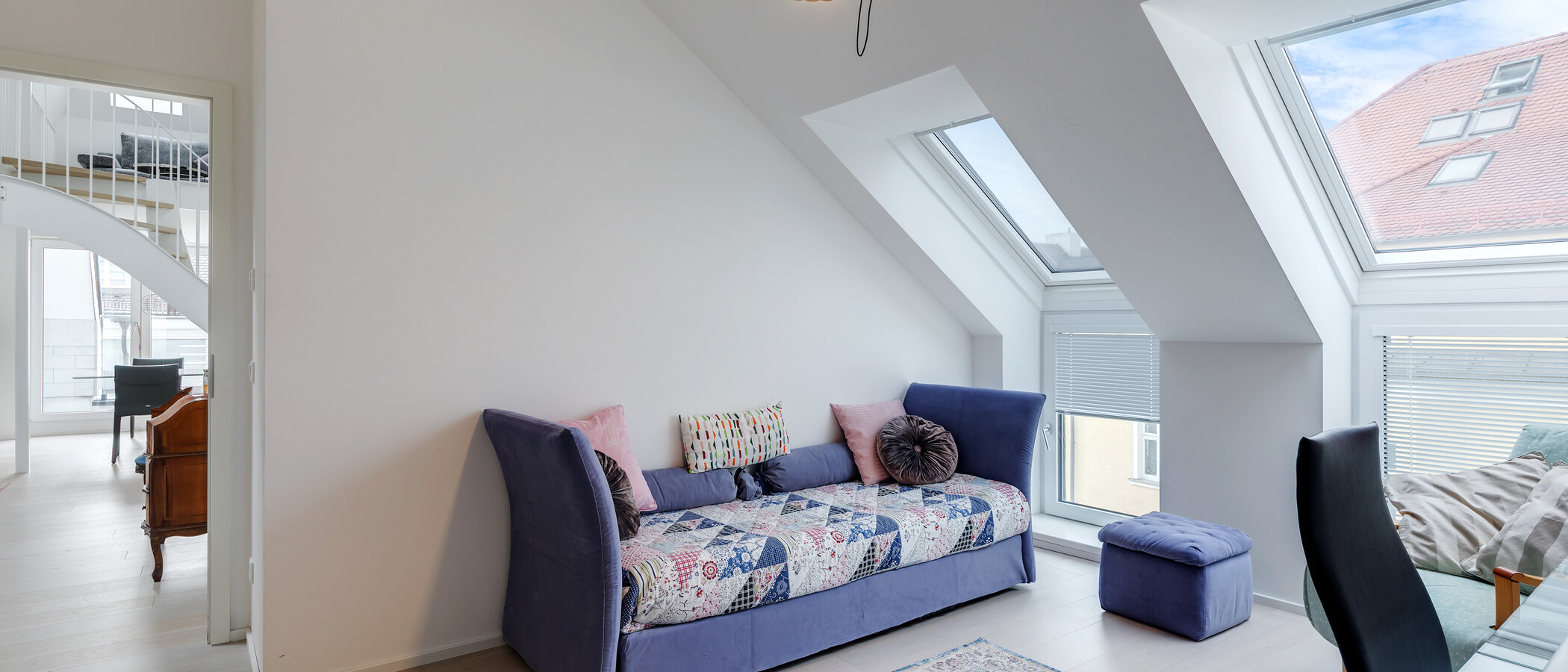 мансардная квартира München Schwabing-West (rund um den Bonner Platz) 02 гостевая комната 11304