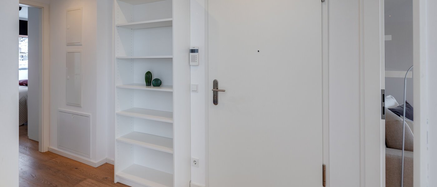 квартира München Schwabing-West 04 коридор 11349