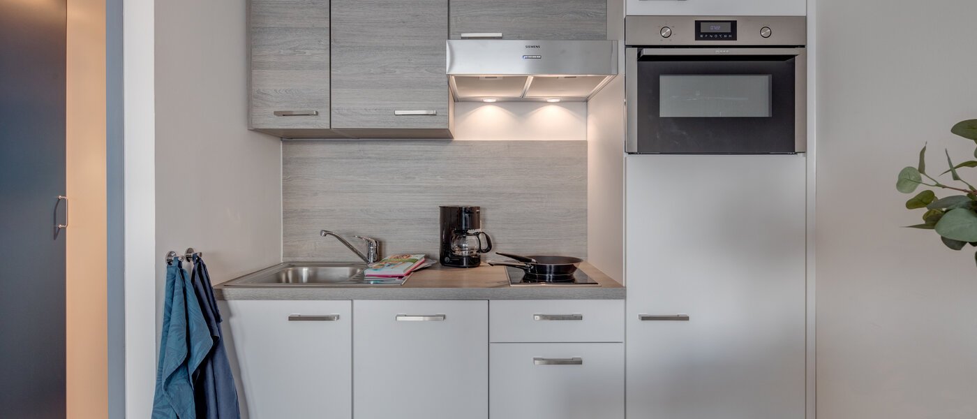 квартира München Arabellapark 01 кухня 11422