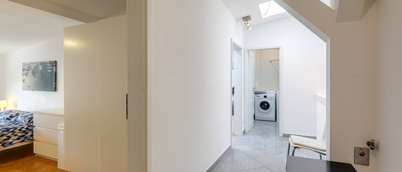 мансардная квартира München Schwanthalerhöhe 01 коридор 11507