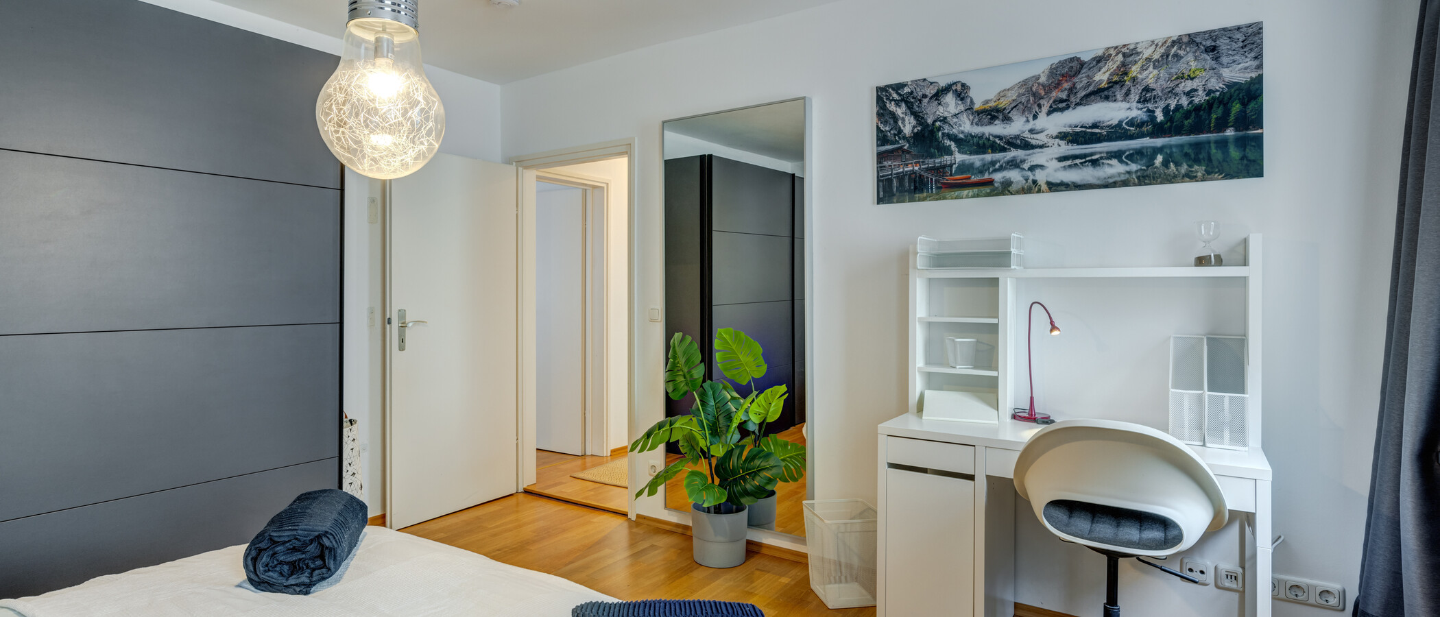 квартира München Lehel 03 спальная комната 11536