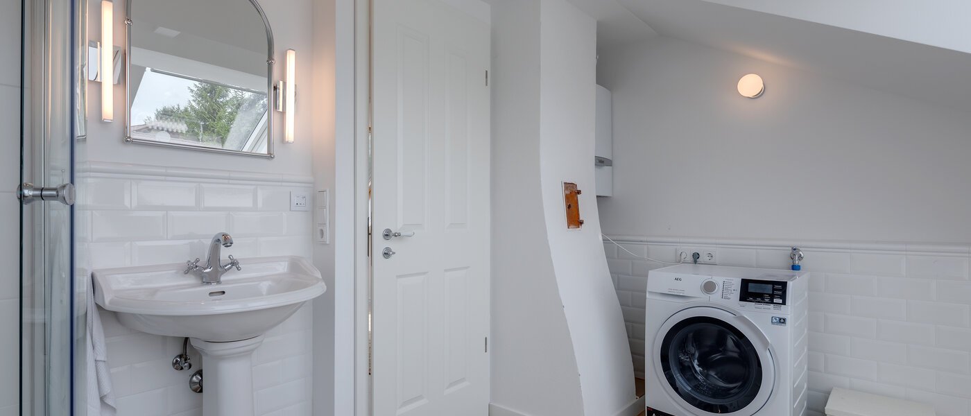 мансардная квартира Feldafing Tutzing 05 ванная комната 11697