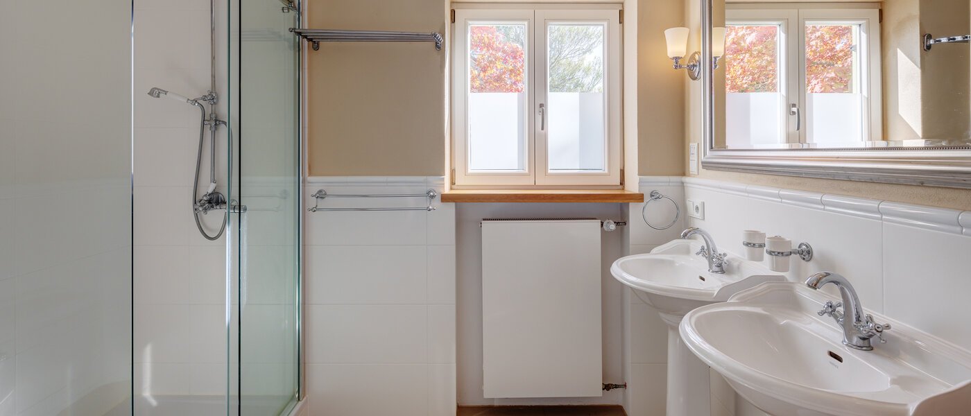 квартира с садом Feldafing 01 ванная комната 11698