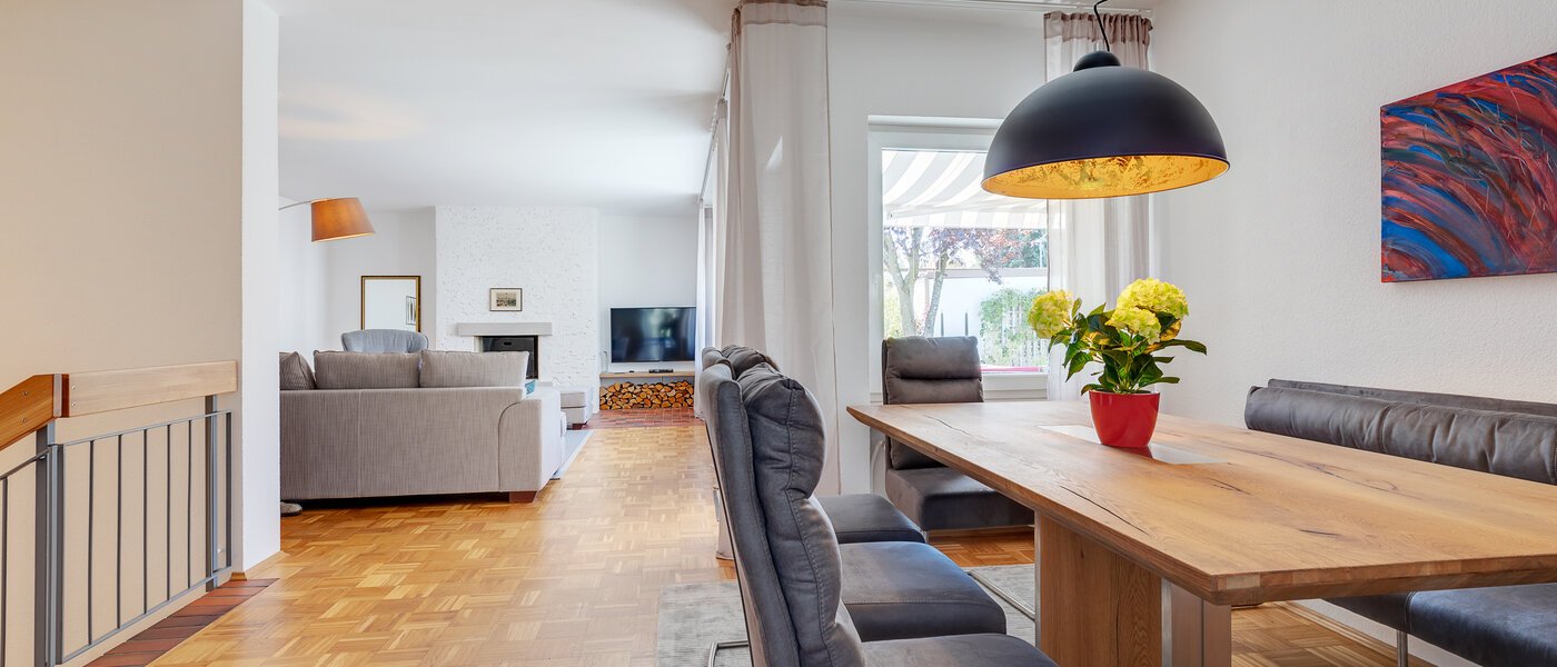 бунгало Germering 02 обеденная зона 11857