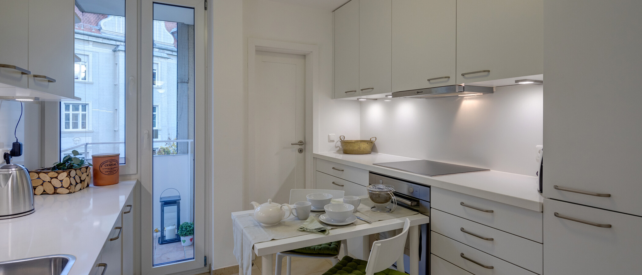 квартира München Schwabing (links der Leopoldstraße) 01 кухня 11895